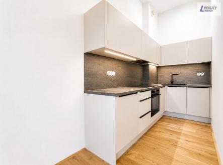 Pronájem bytu, 1+kk, 38 m²