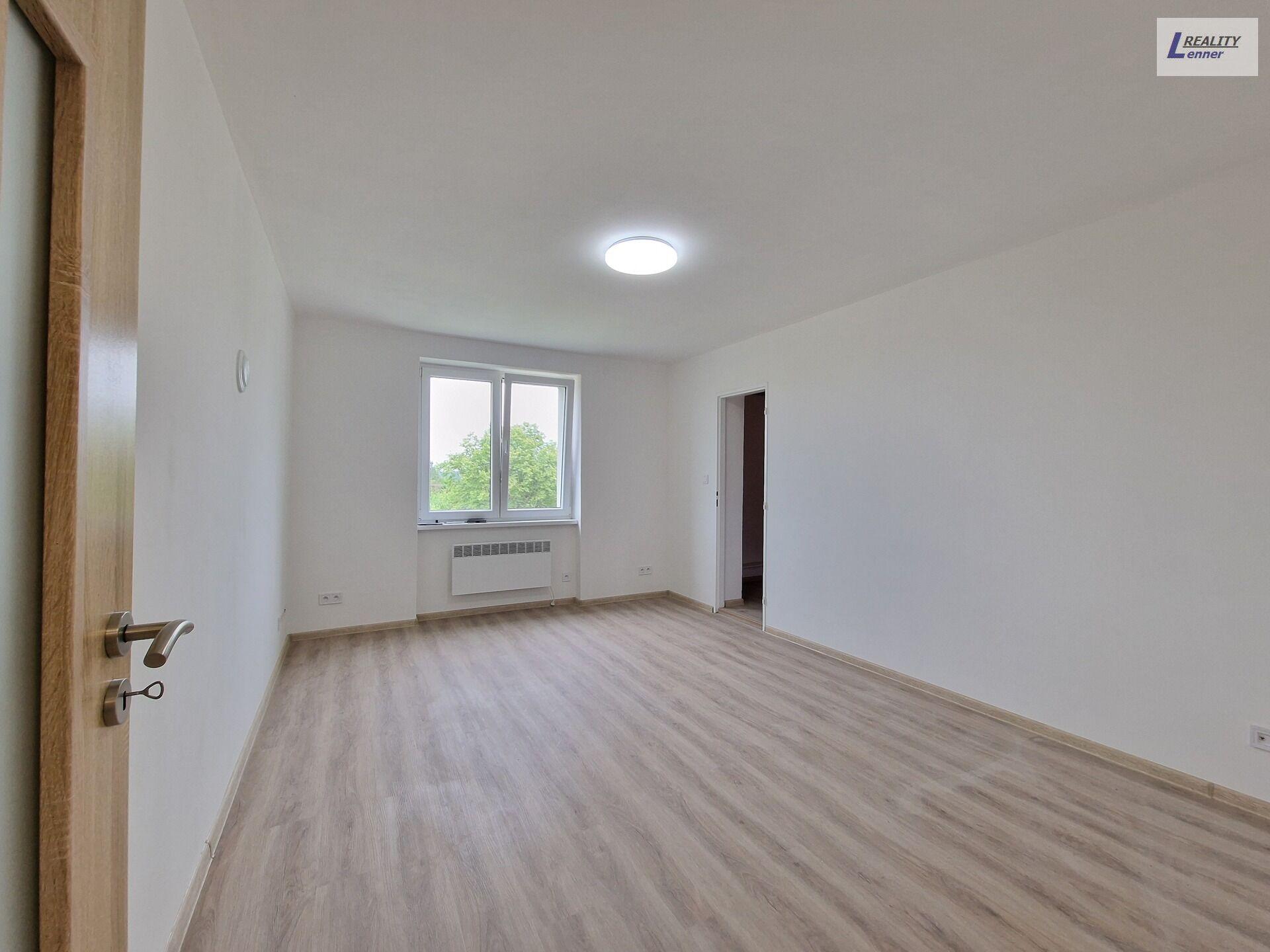 Pronájem bytu 2+kk, 54 m2, cihla, podkroví