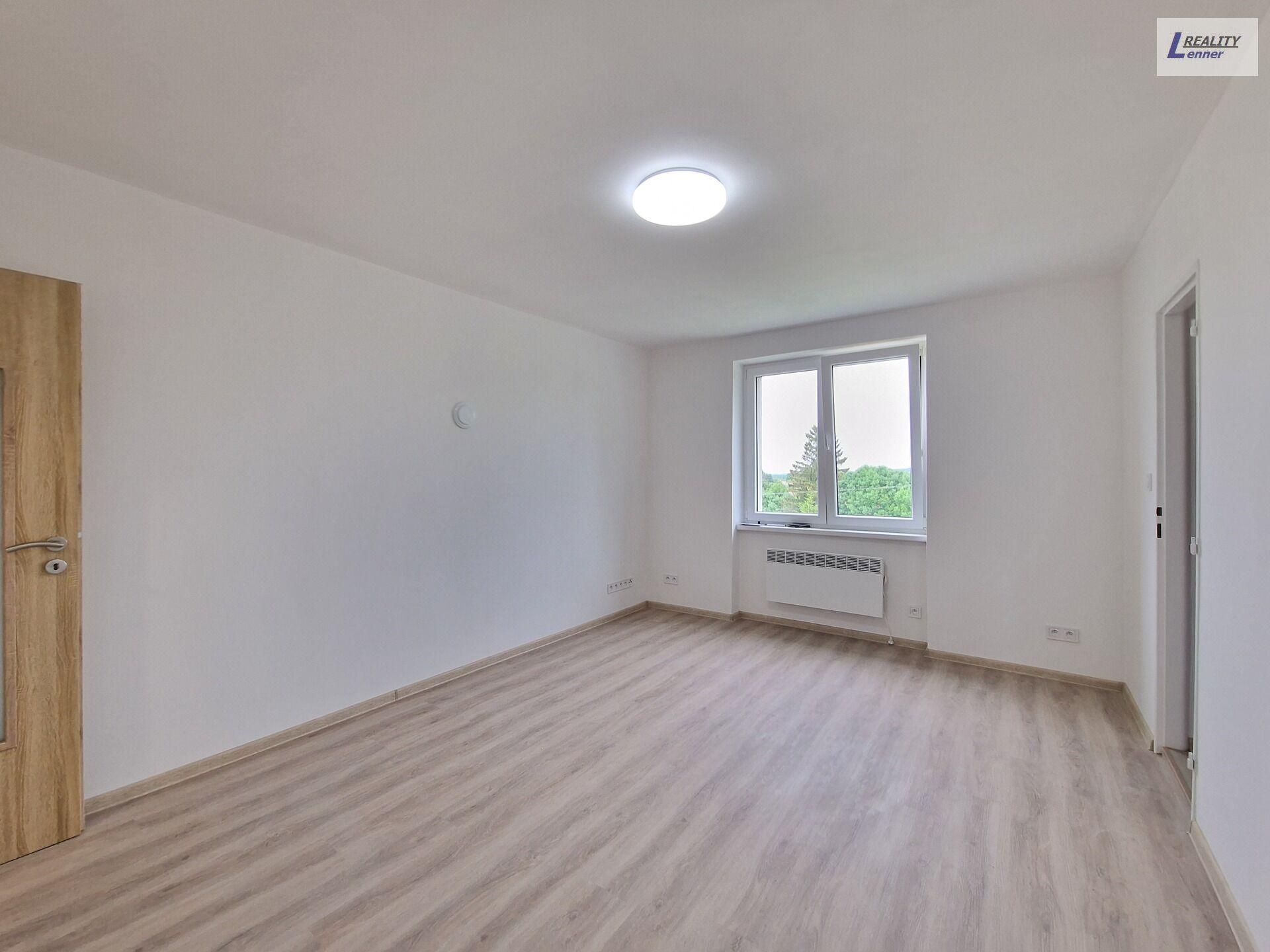 Pronájem bytu 2+kk, 54 m2, cihla, podkroví