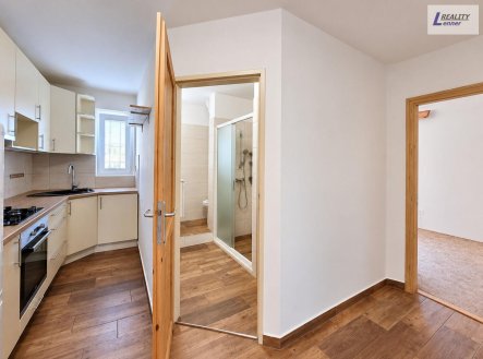 Pronájem světlého bytu 3+1, balkon, 63 m2, cihla