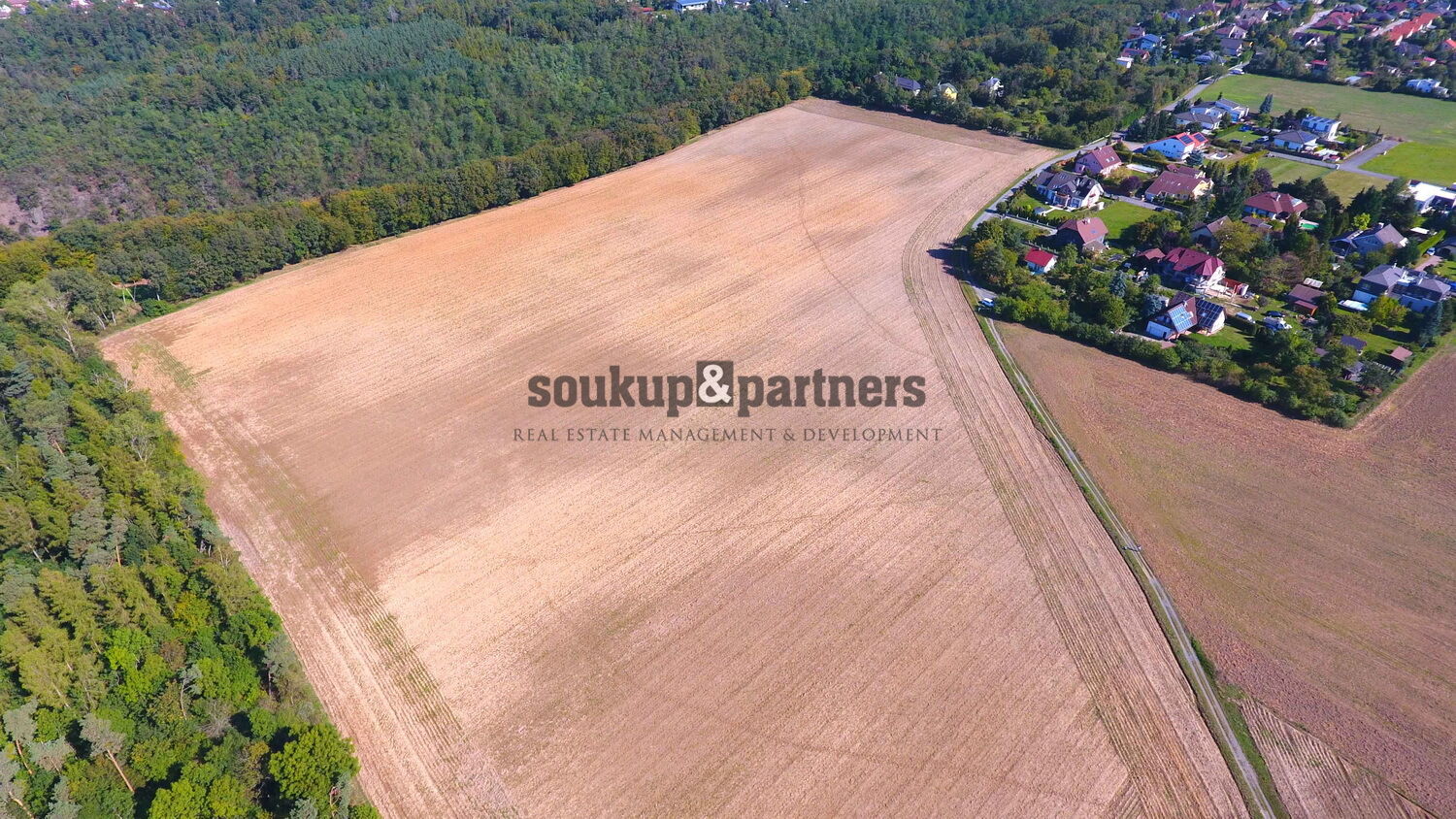 Pozemky  18.504 m2 - trvalý travní porost, Ohrobec, Praha - Západ.