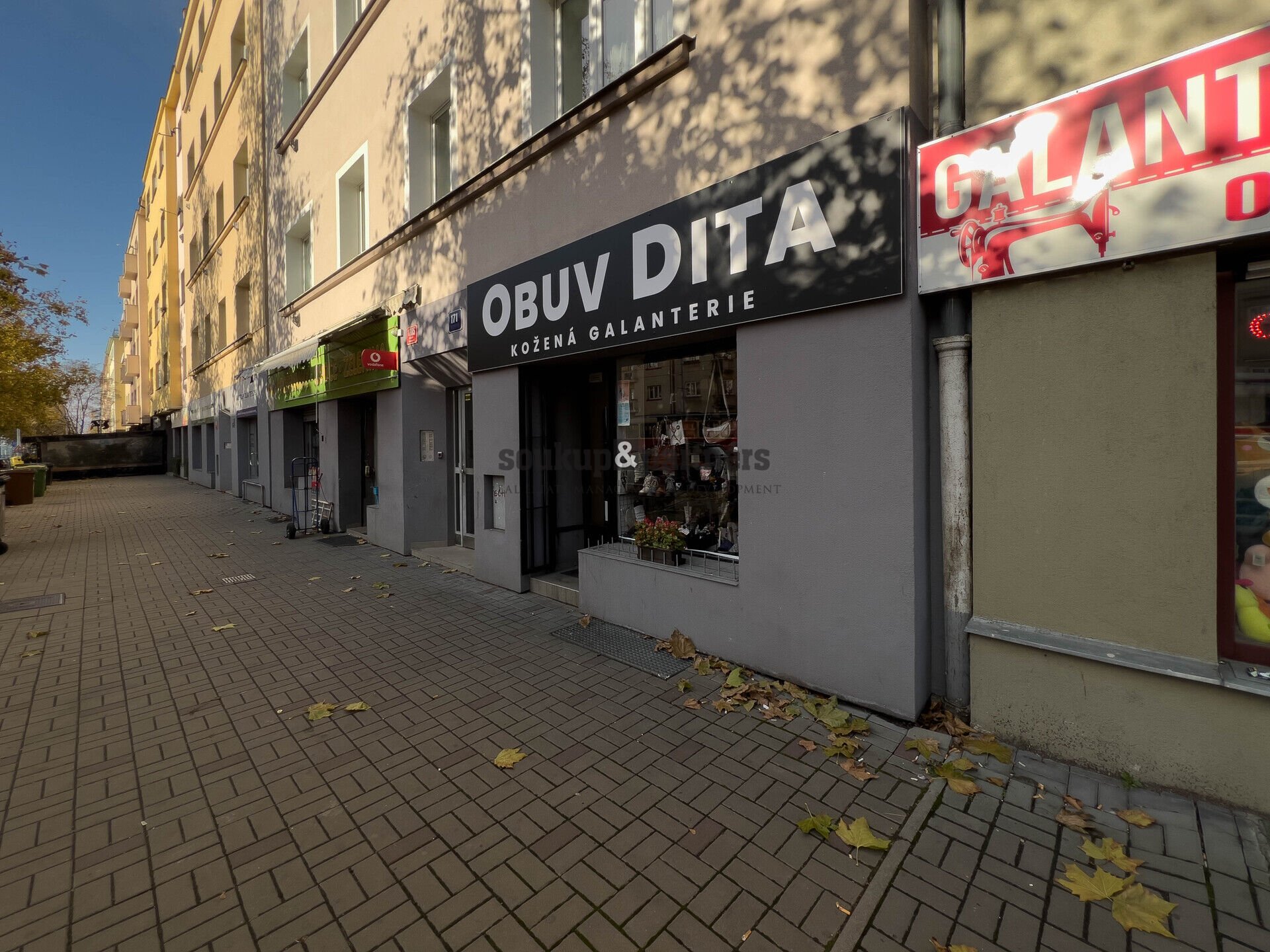 Pronájem obchodního prostoru s výlohou - 26 m² / Hartigova, Praha 3 - Žižkov