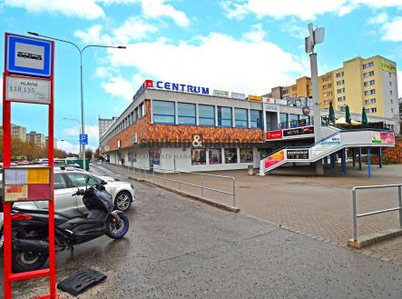 Pronájem - obchodní prostor, 165 m²
