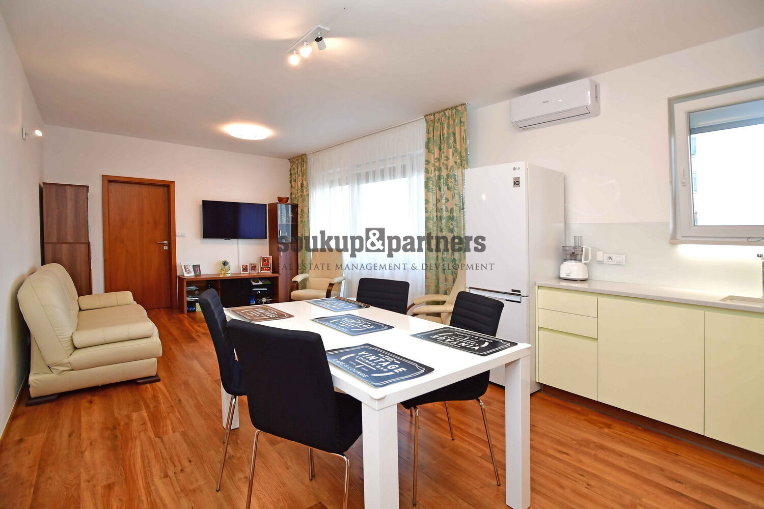 Prodej 2+kk / Balkon / Lodžie / Parkovací stání / Sklep, 62,6 m2, Praha 10 - Horní Měcholupy