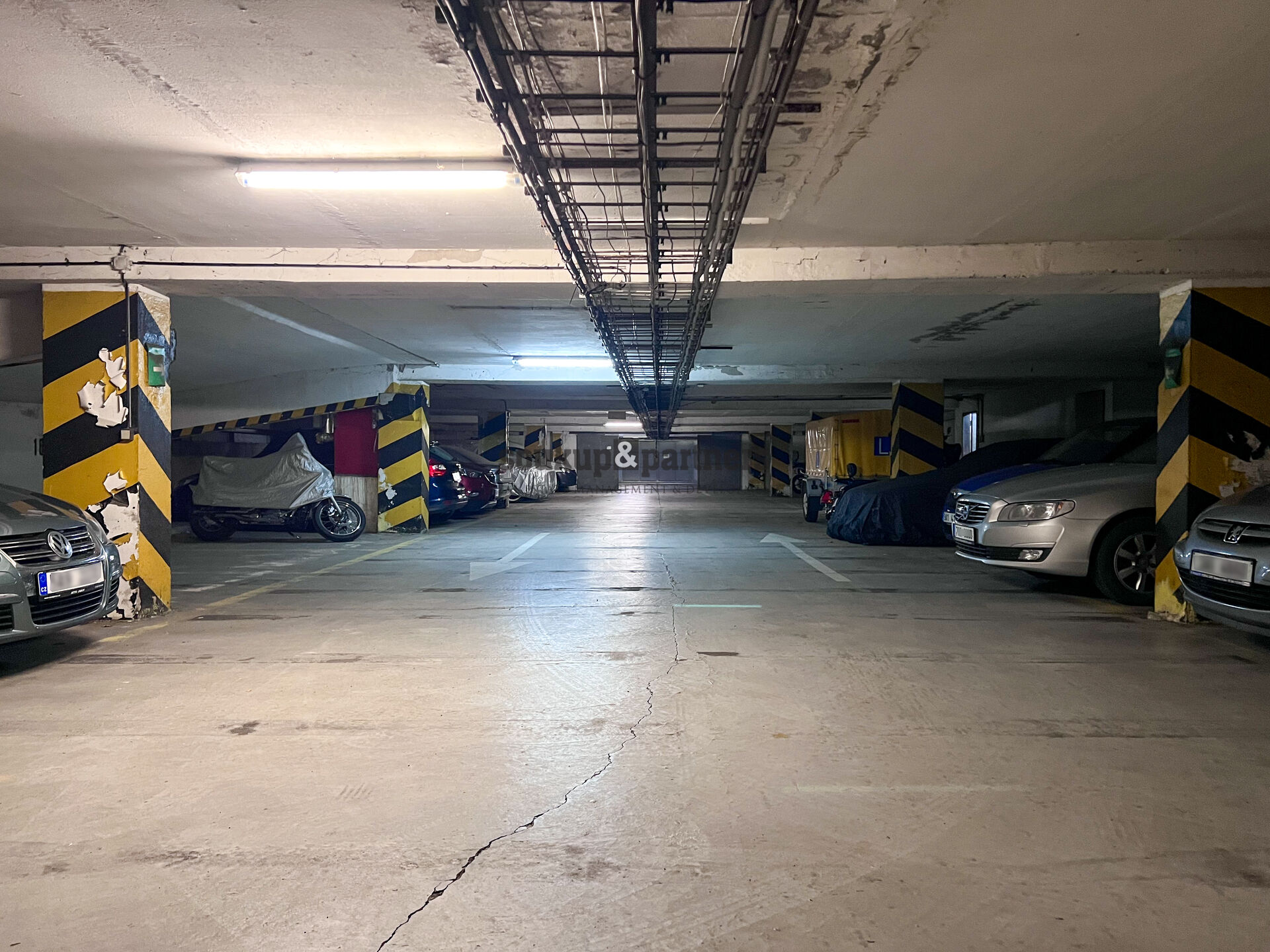 Pronájem garážového stání, Praha 4 - Krč, Štúrova