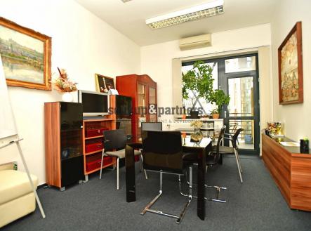 Pronájem kanceláře, 125 m²