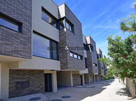 Pronájem domu/vily, 220 m²