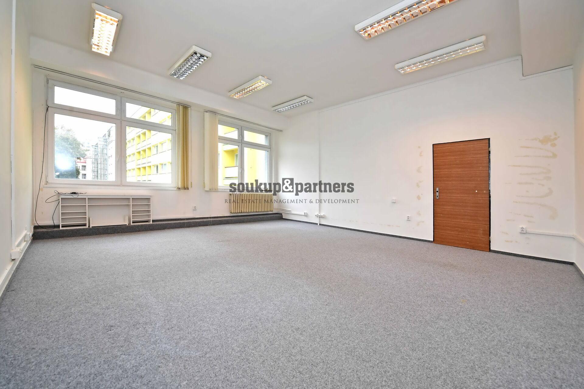 Kancelář 36,4 m2, Praha 4 - Michle.