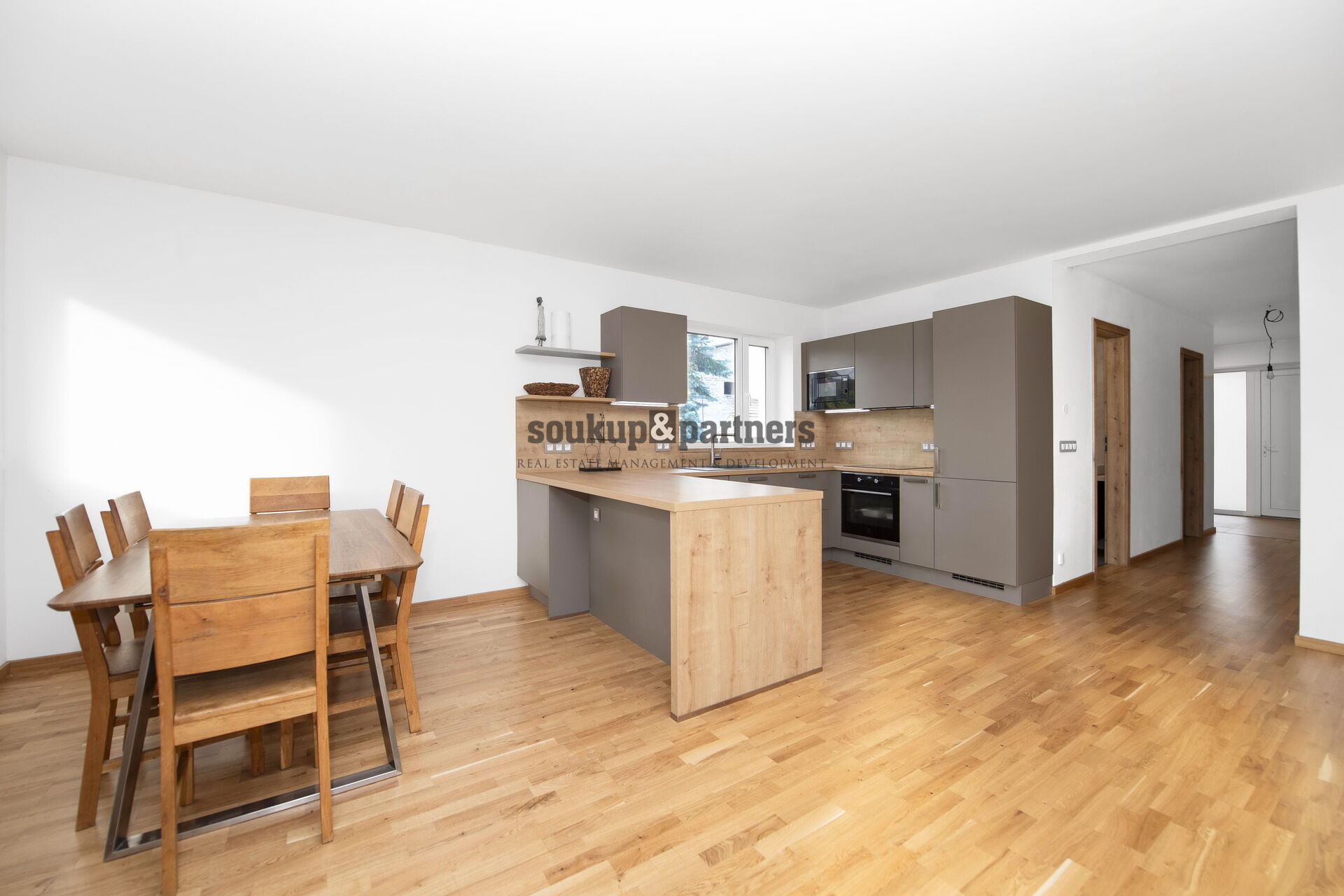 Novostavba RD 5+kk/ Garáž - 165 m2, Tepelné čerpadlo Daikin, pozemek 482 m2, Kladno - Dubí.