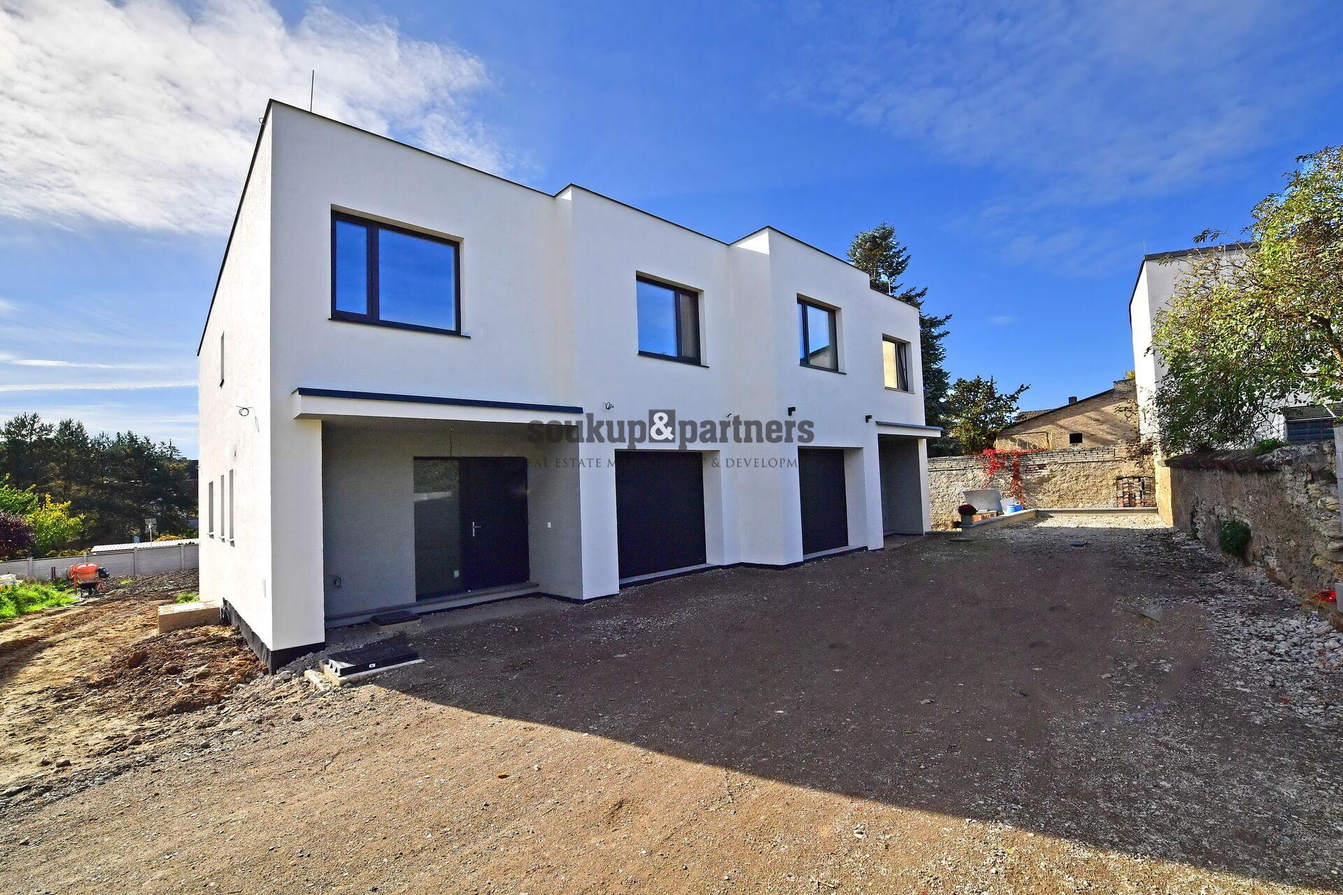 Shell & Core - RD 5+kk/ Garáž - 165 m2, příprava na čerpadlo Daikin, pozemek 429 m2, Kladno - Dubí.