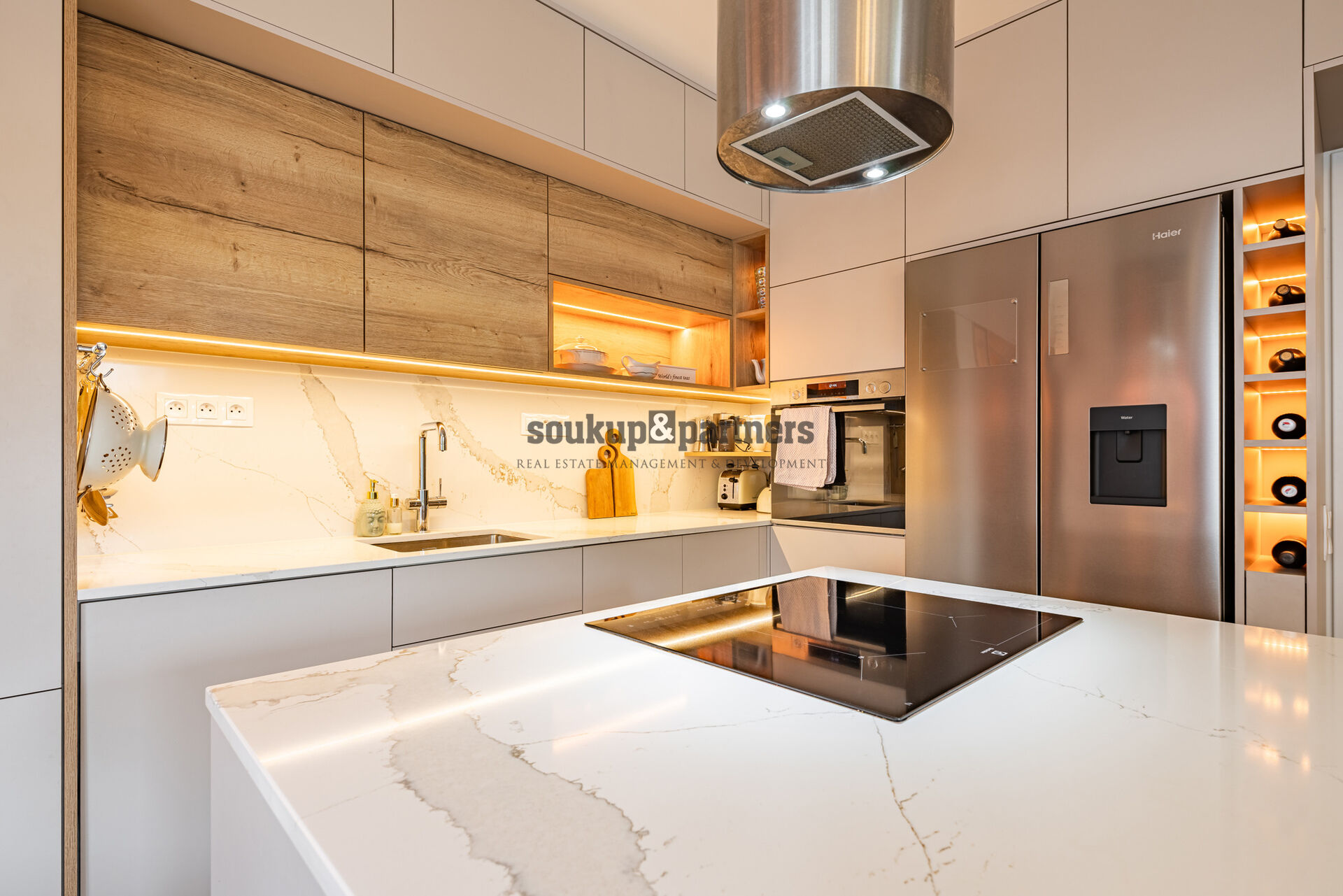 Prodej nadstandardní jednotky 3+kk s terasou, garáží a sklepem | Praha 10 – Hostivař.