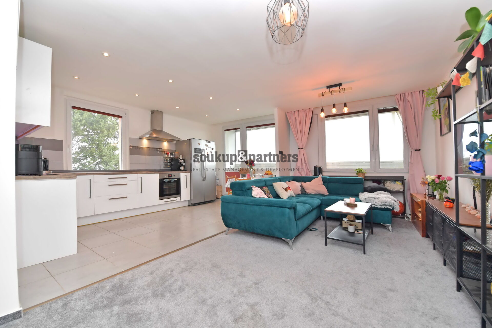 Byt 3+kk + Lodžie, 72 m2, OV, Praha 8 - Kobylisy.