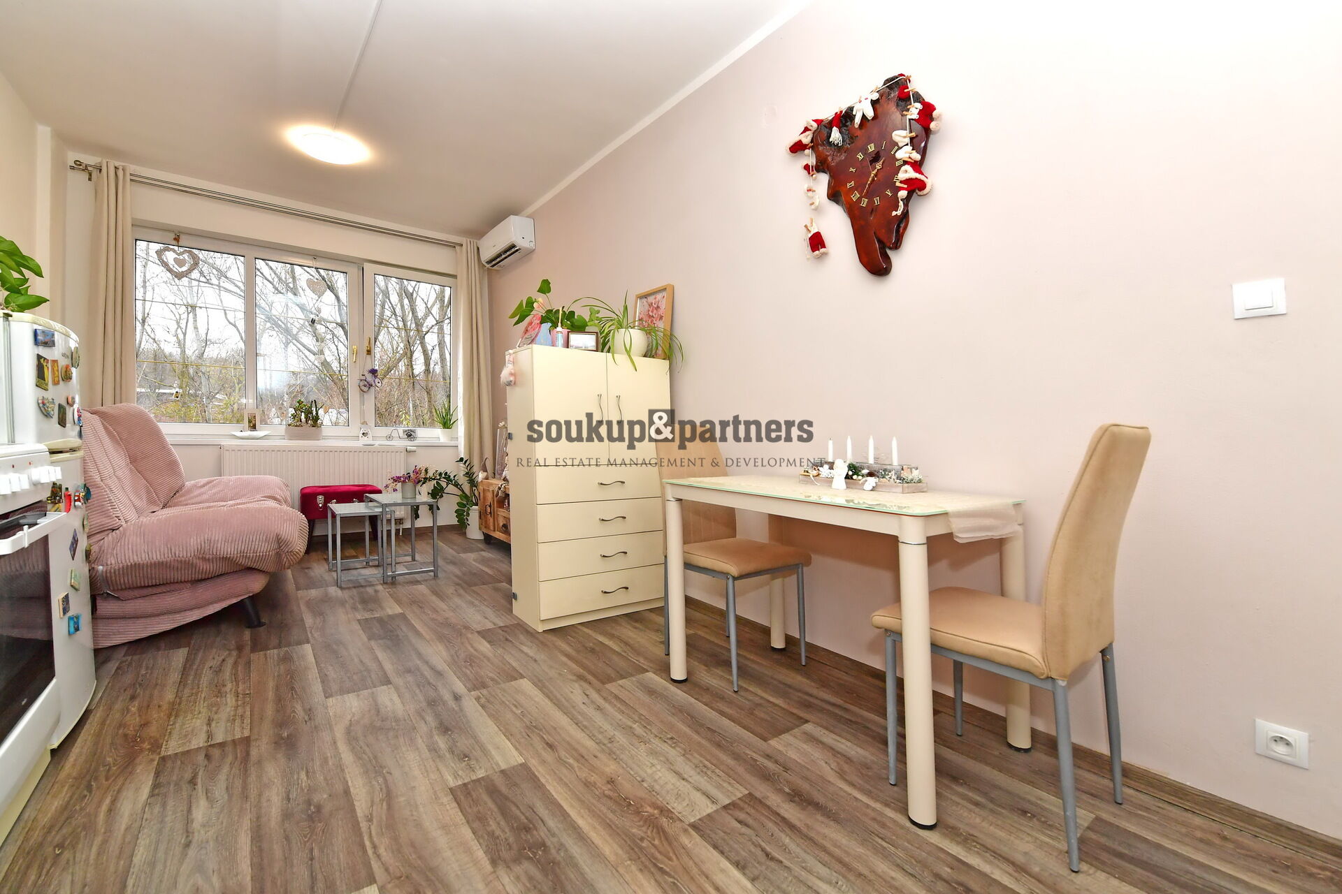 Byt 2+kk + parkovací stání, 55 m2, OV, Praha 5 - Velká Chuchle.