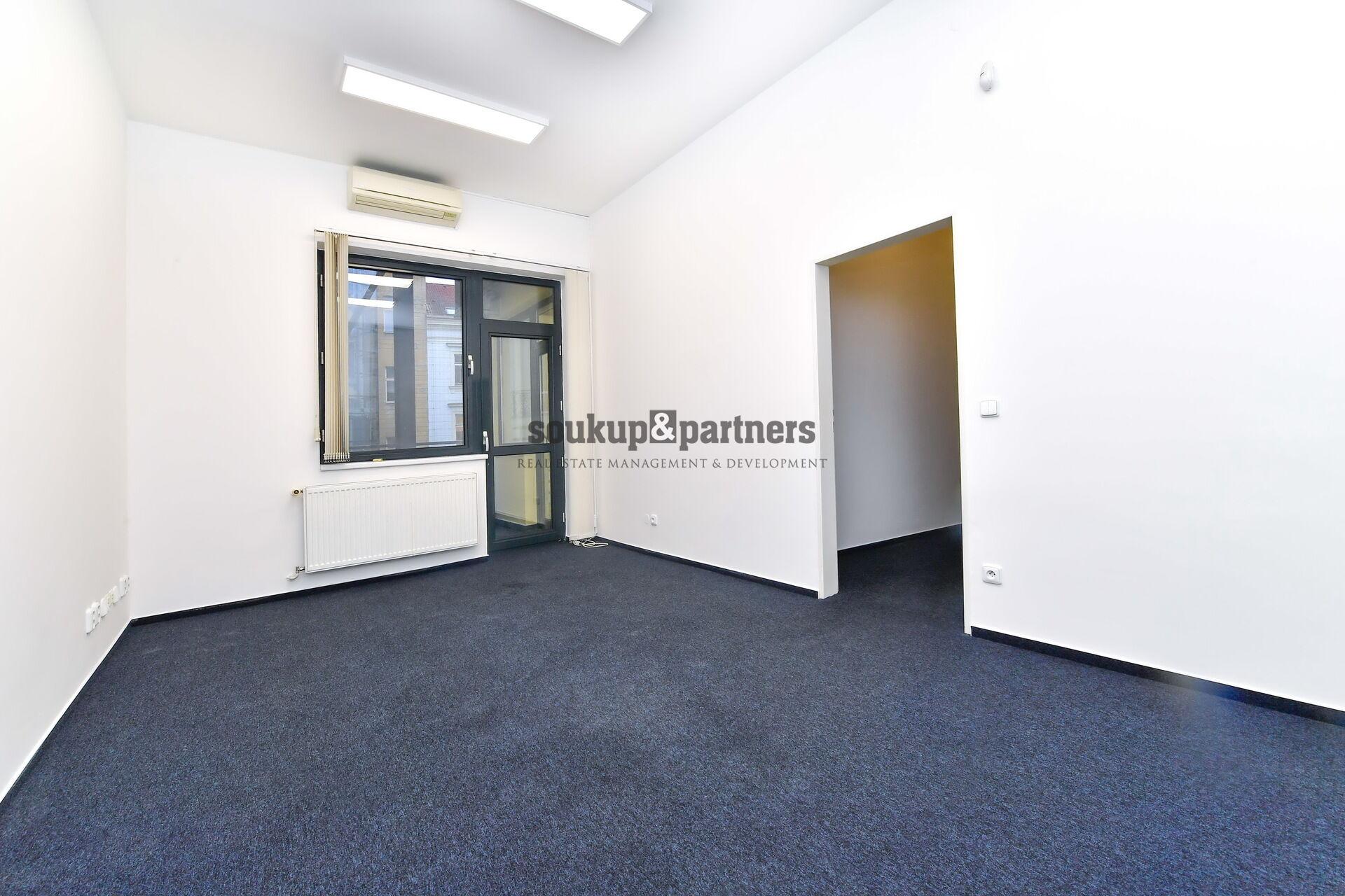 Kancelář 125 m2/ Lodžie, Praha 8 - Karlín.