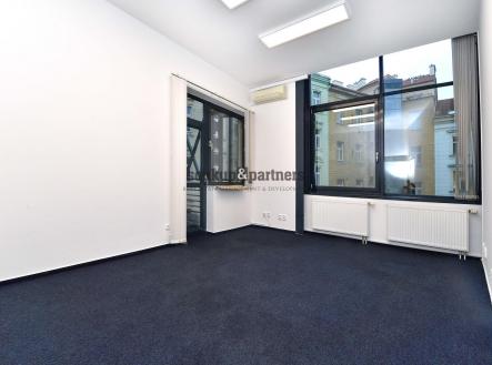 Pronájem kanceláře, 125 m²