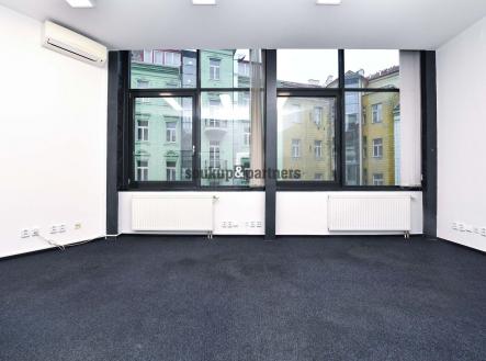 Pronájem kanceláře, 125 m²