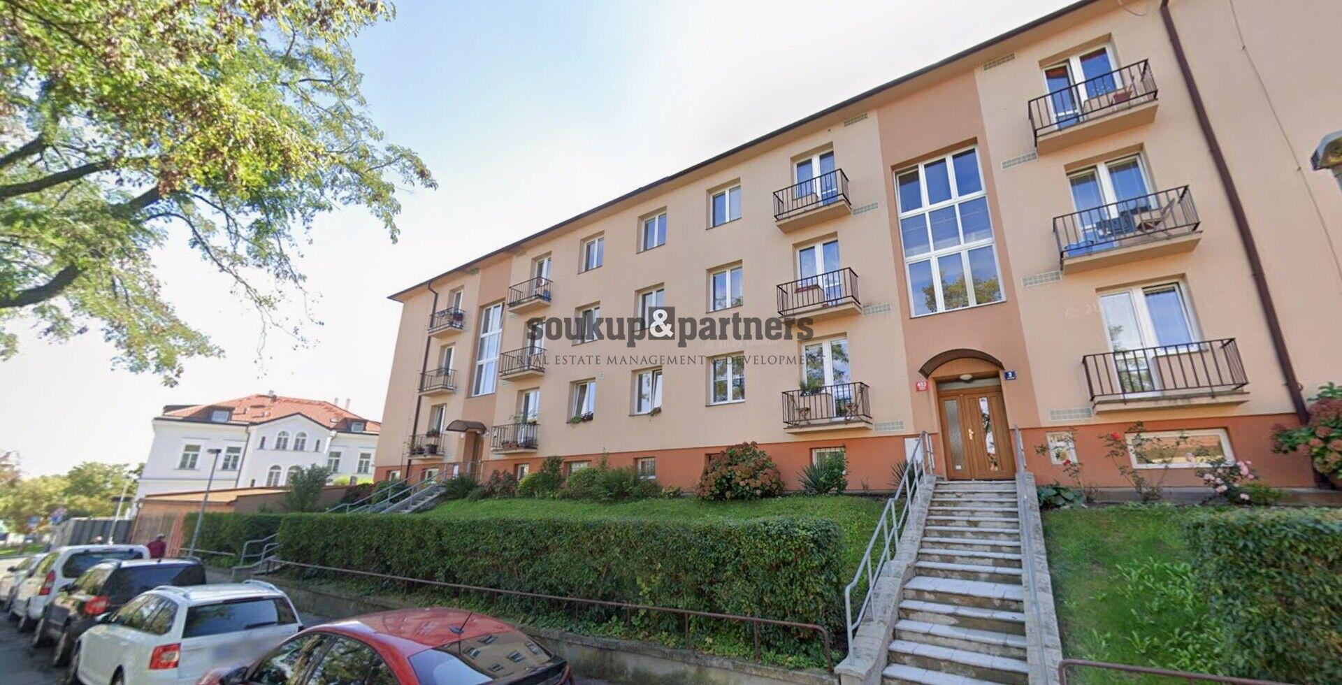 Prodej bytu 2+1 + Balkon 49 m2 + sklep - Praha 5