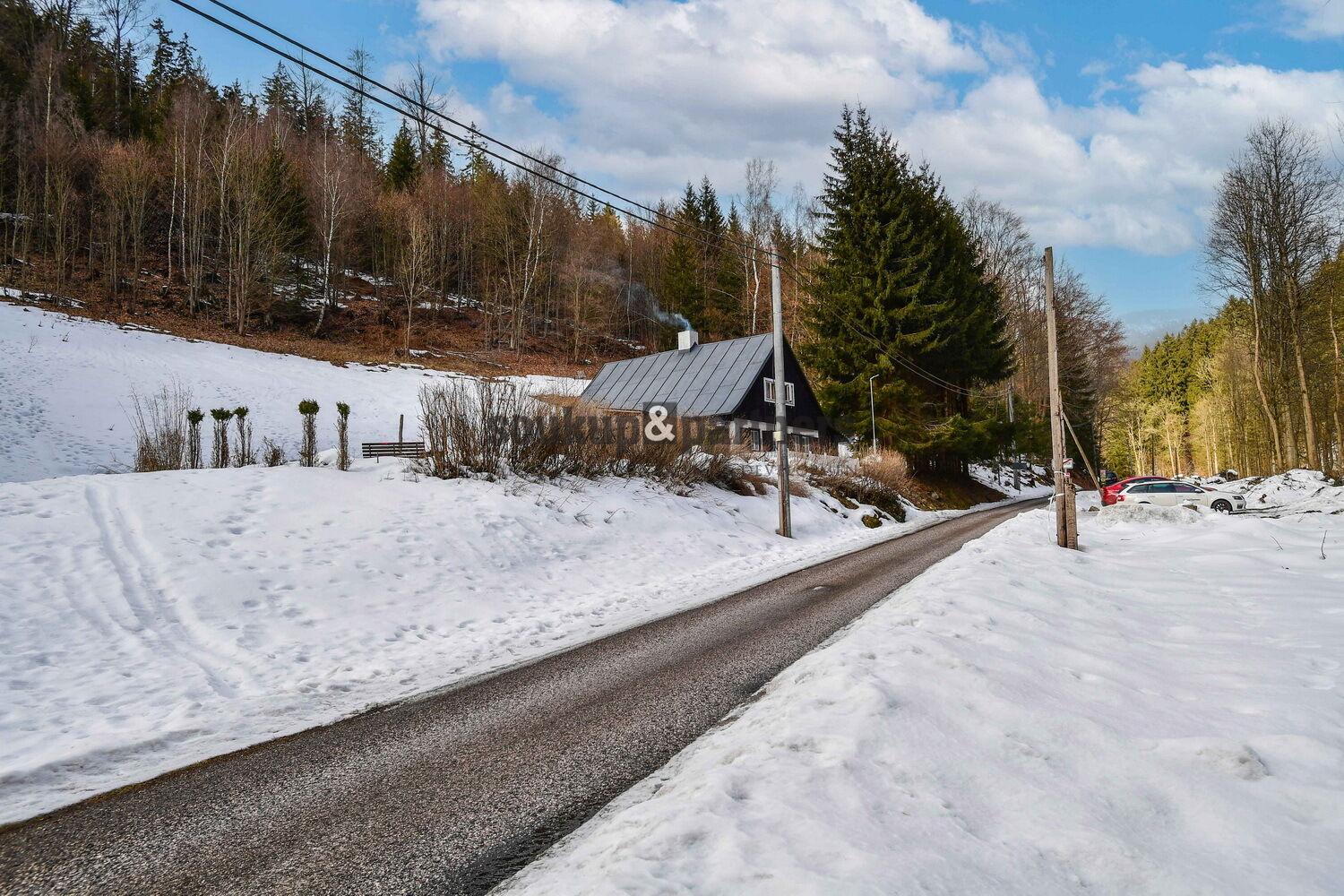 Chalupa, 200 m2, pozemek - 2.945 m2, Dolní Dvůr - Krkonoše, okr. Trutnov.