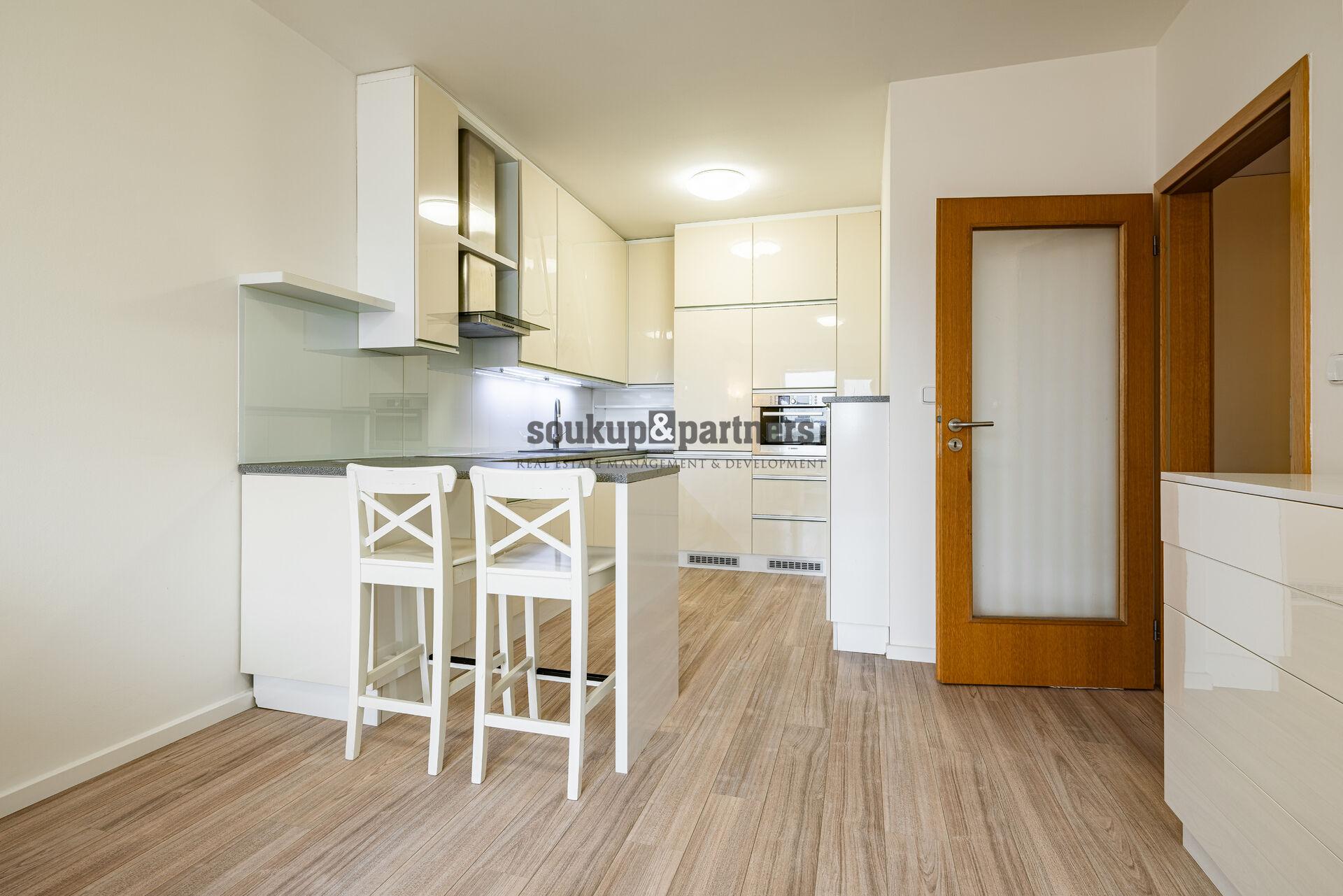 Prodej 2+kk s balkonem 54 m², klimatizací a možností převzetí hypotéky 2,4 % | Praha – Michle