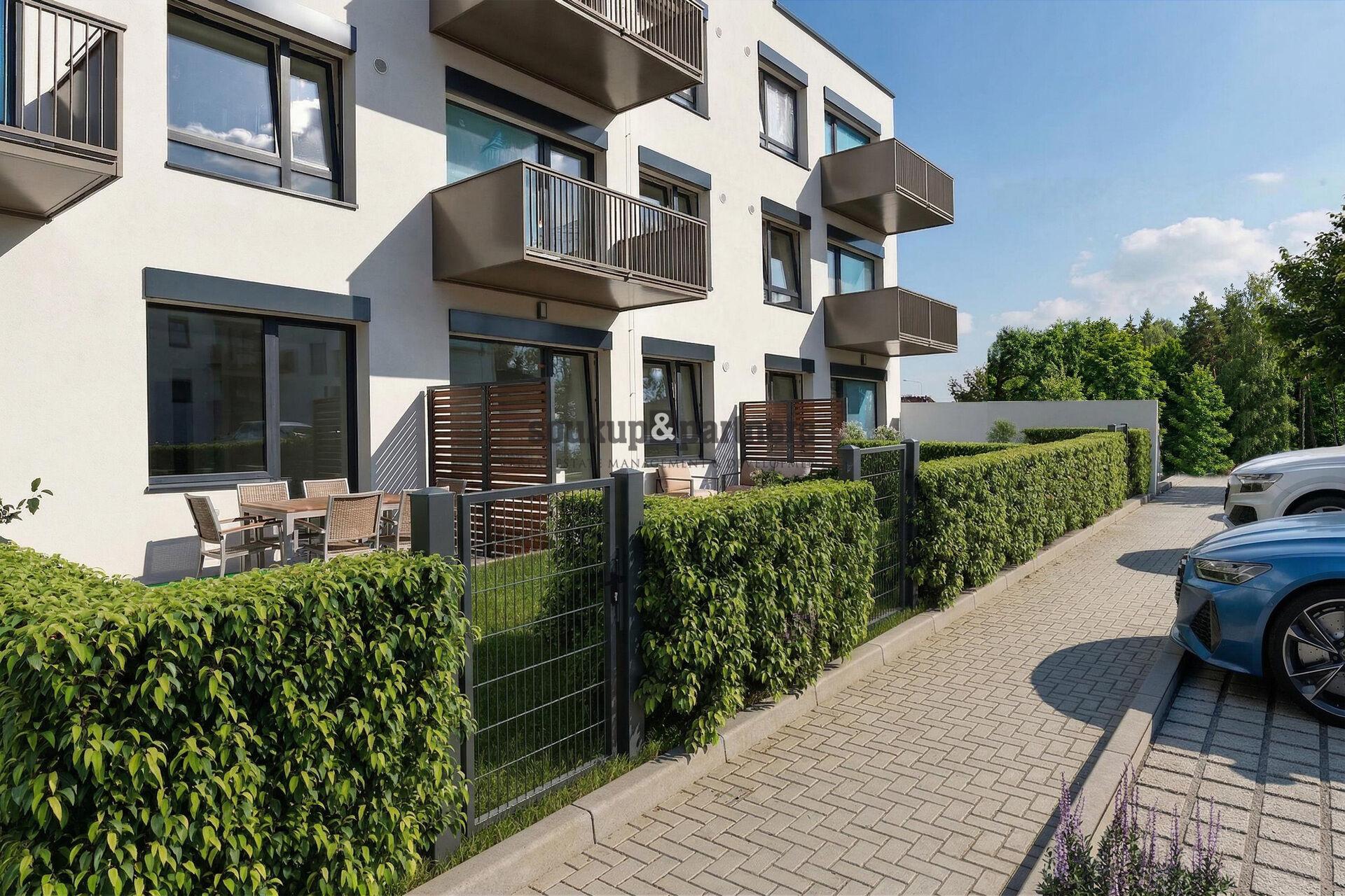 Nový družstevní byt 1+kk 32 m2 + PŘEDZAHRÁDKA 19 m2, Parkovací stání, Sklep - projekt PORTTI Kladno.