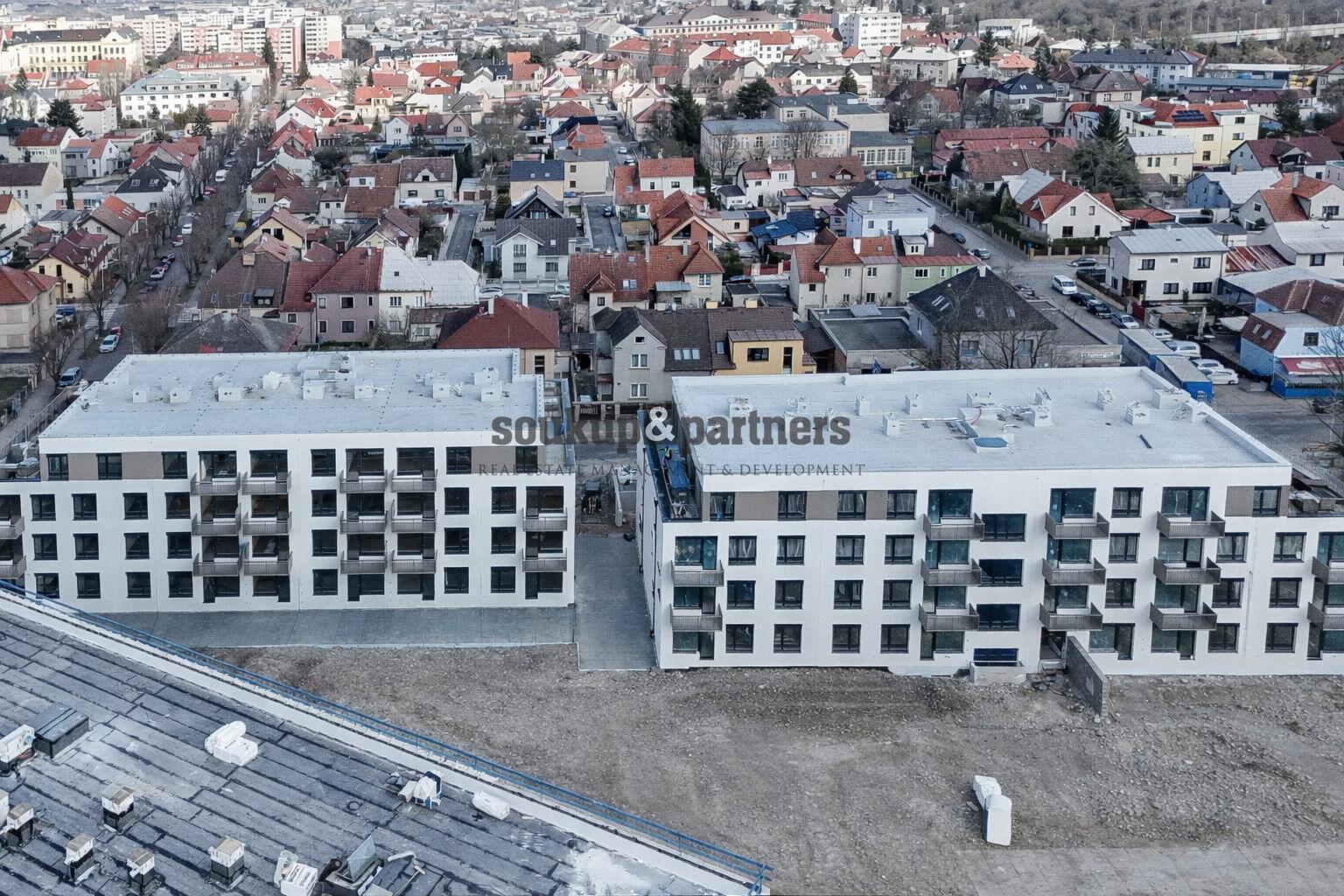 Nový družstevní byt 2+kk/ Balkon - 53 m2, Garážové stání, Sklep - projekt PORTTI Kladno.