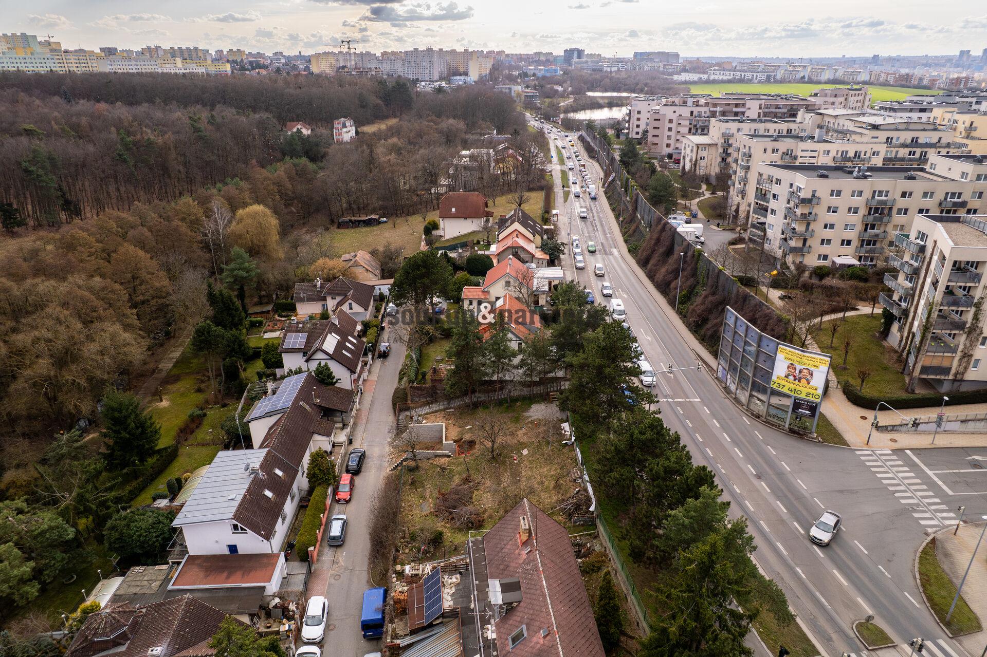 Stavební pozemek 309 m² vč. studie  – Praha Hostivař