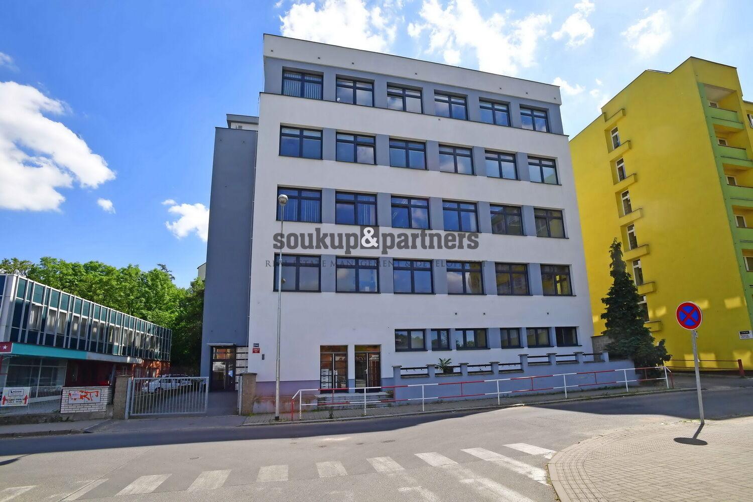 Kancelář 24 m2, Praha 4 - Michle.