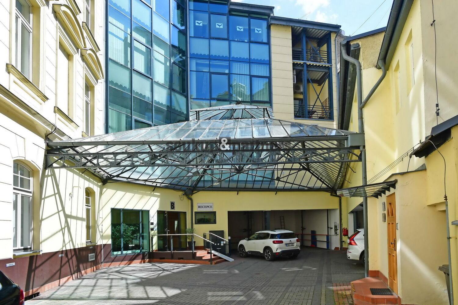 Kancelář 56 m2, Praha 8 - Karlín.