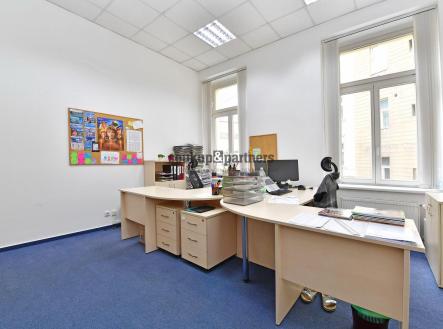 Pronájem kanceláře, 56 m²