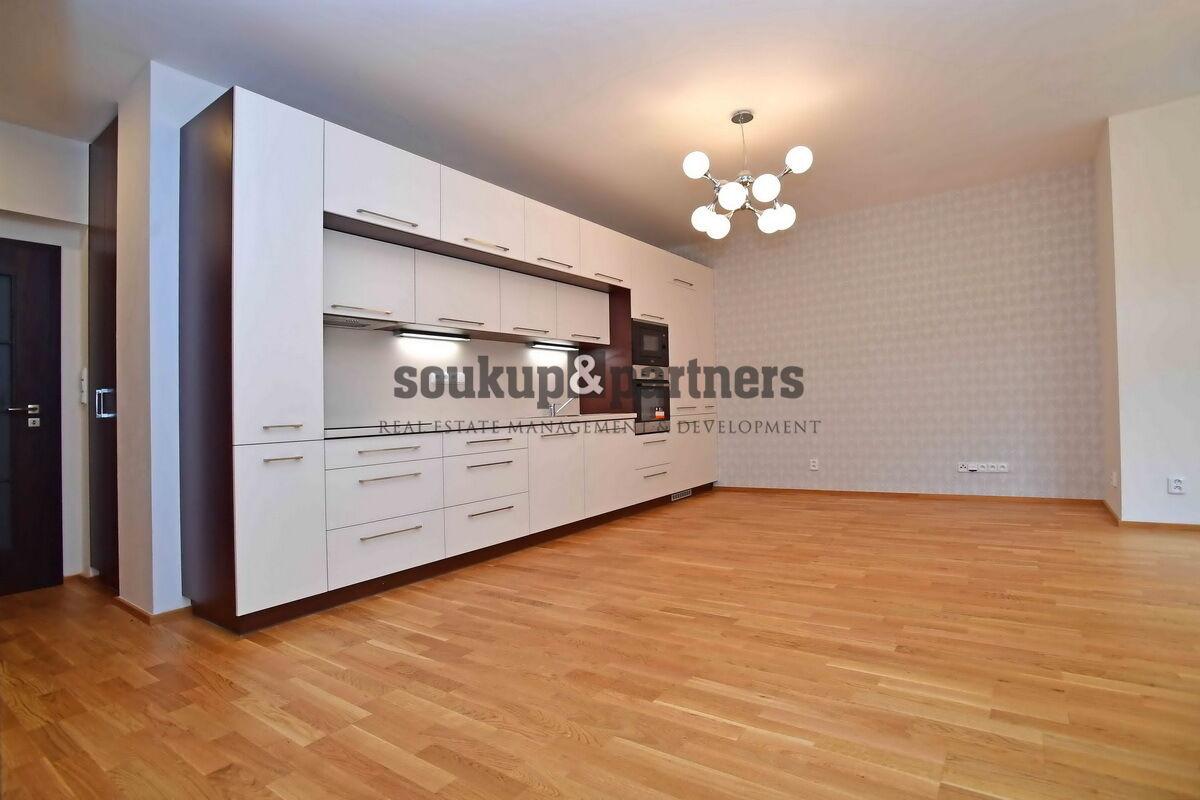Pronájem bytu 3+kk ( 72 m²) v Rodinném domě + gar. stání a sklep - Praha 4 - Braník