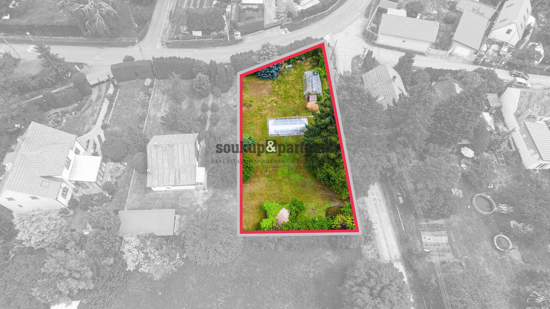 Pozemek - 704 m2, Máslovice, okr. Praha - Východ.