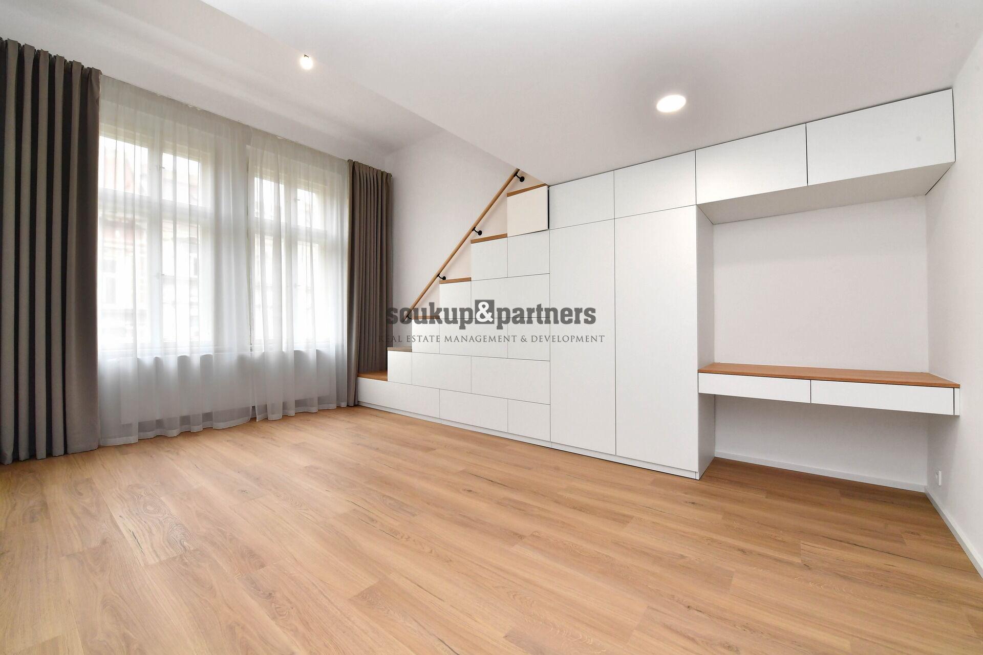 Byt 2+kk - 43m2, po kompletní rekonstrukci,  Praha 5 - Smíchov.