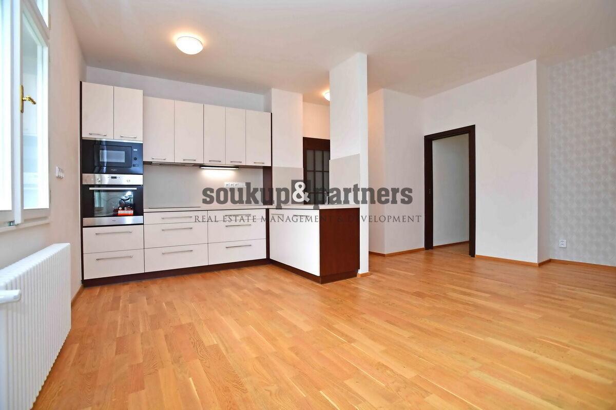 Pronájem bytu 3+kk 64 m² + 2x balkon v Rodinném domě + gar. stání a sklep - Praha 4 - Braník