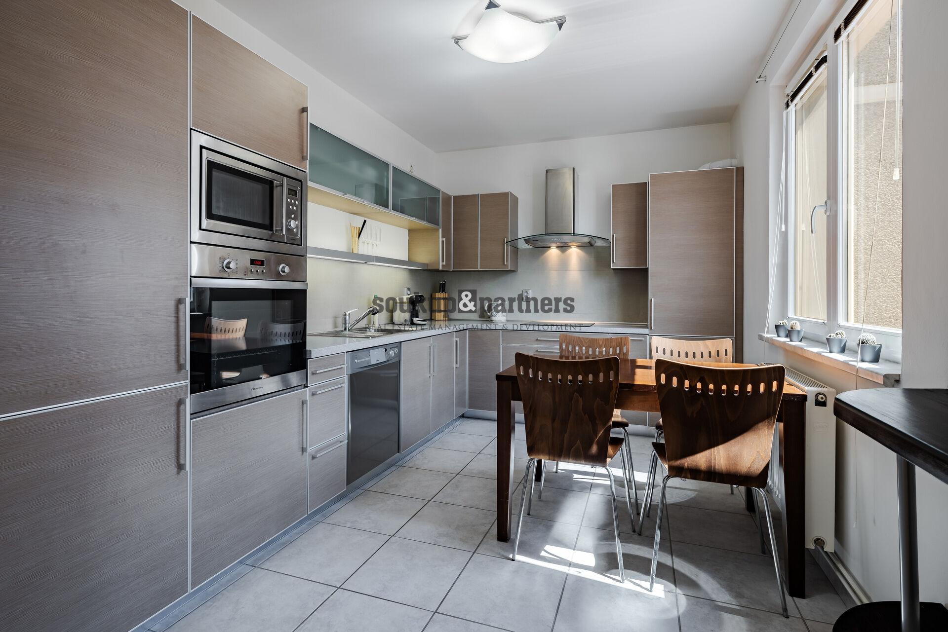 Prodej bytu 2+1 65 m² - lodžie, sklep a parkovací stání, Nupaky u Prahy