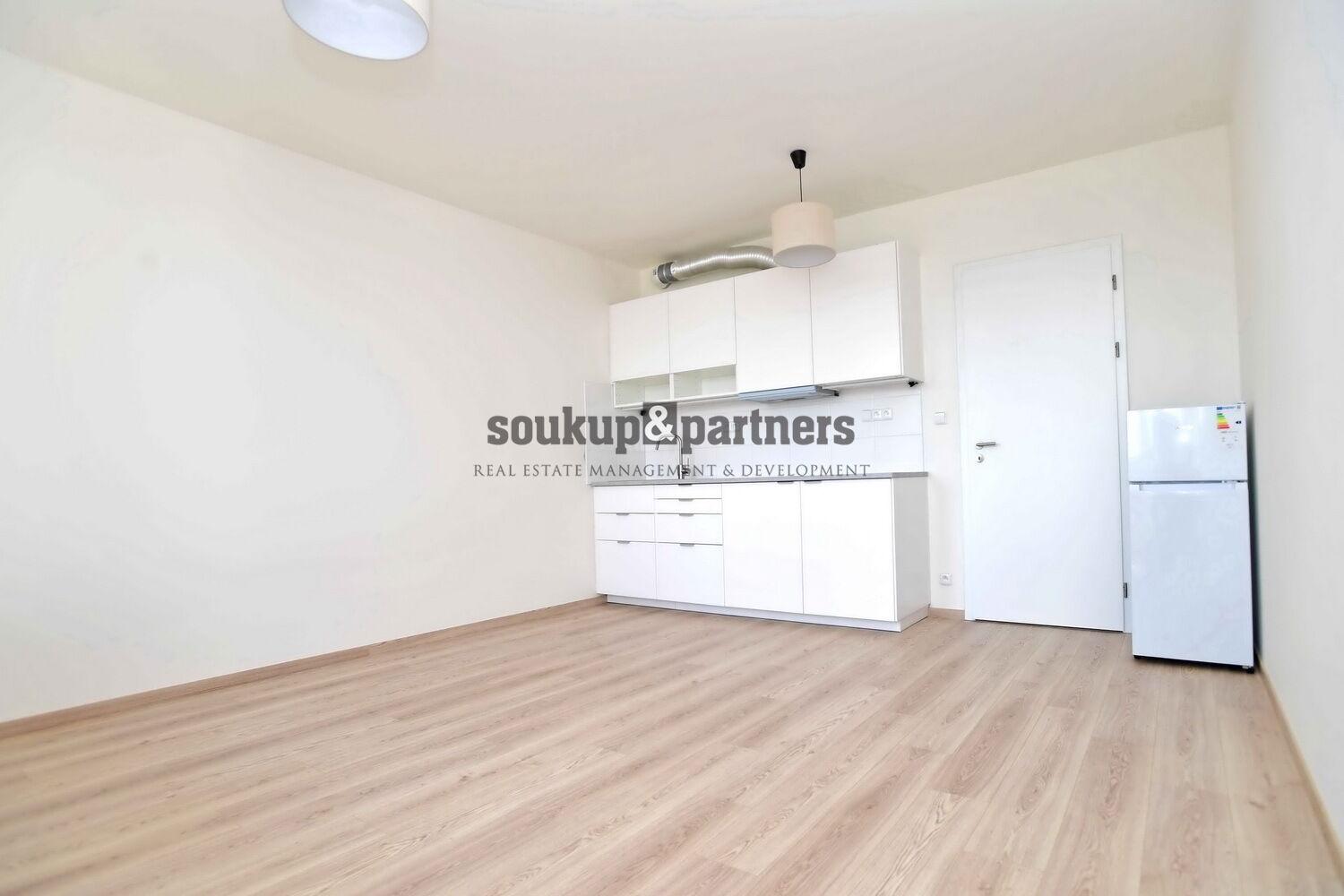 Pronájem bytu 1+kk 30 m² + garážové stání - Praha 5 - Barrandov