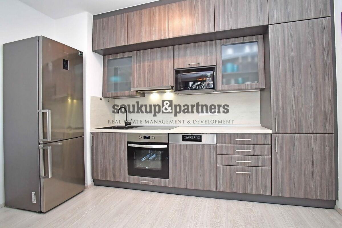 Byt 3+kk + balkon + garážové stání, 77 m2, Praha 4 - Modřany.