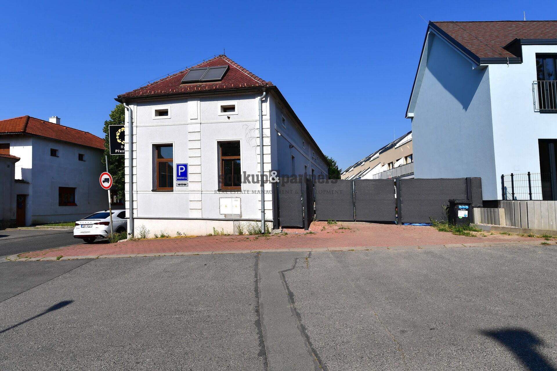 Prodej RD, 250 m2, pozemek 351 m2, Přezletice, Praha - východ.