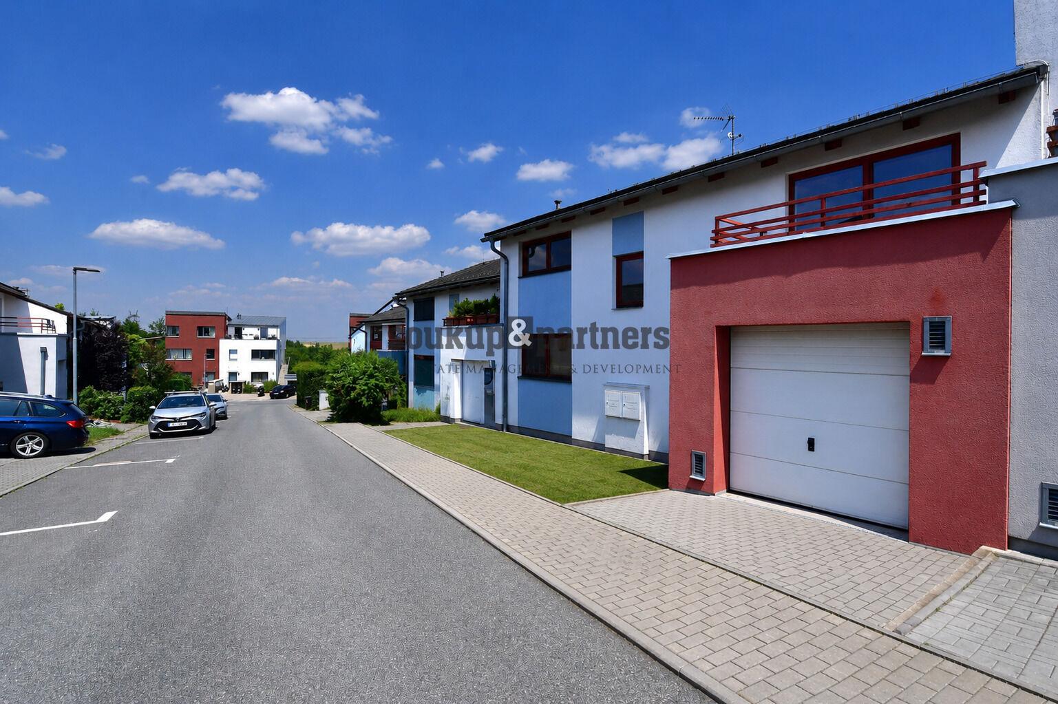 Byt 3+kk/ Balkon/ Terasa - 88 m2, Říčany - Radošovice.