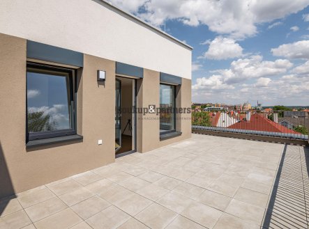 Nadstandardní družstevní byt 3+kk/Komora - 84 m2 + 41 m2 ROHOVÁ TERASA S VÝHLEDEM NA CENTRUM MĚSTA.