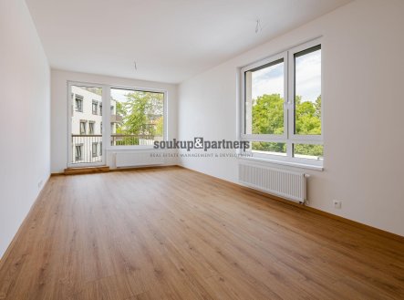 Nový družstevní byt 3+kk/ Balkon - 81 m2, Garážové stání s komorou - projekt PORTTI Kladno.