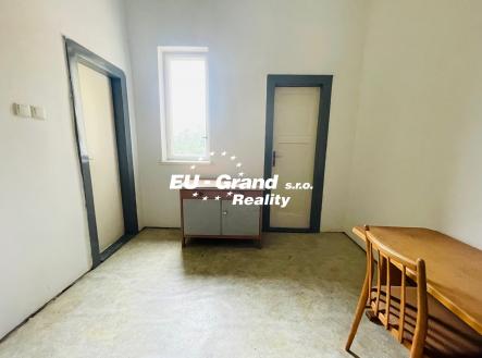 Pronájem komerčního objektu, sklad, 26 m²