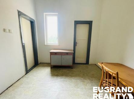 Pronájem komerčního objektu, sklad, 26 m²