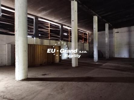 Pronájem komerčního objektu, sklad, 3 100 m²