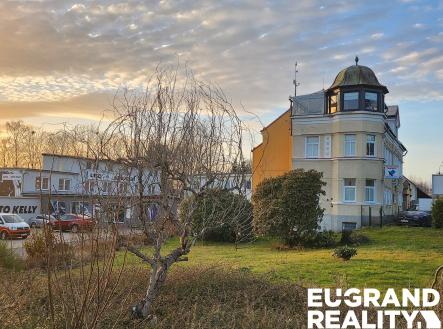 Prodej nájemního domu, 2 100 m²