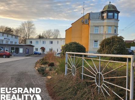 Prodej nájemního domu, 2 100 m² obrázek