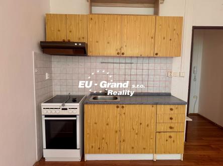 Pronájem bytu, 1+kk, 27 m²