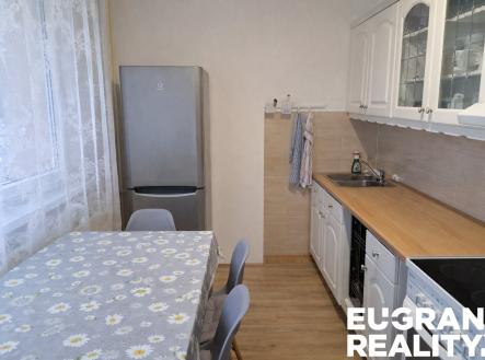 Pronájem bytu, 3+1, 70 m²