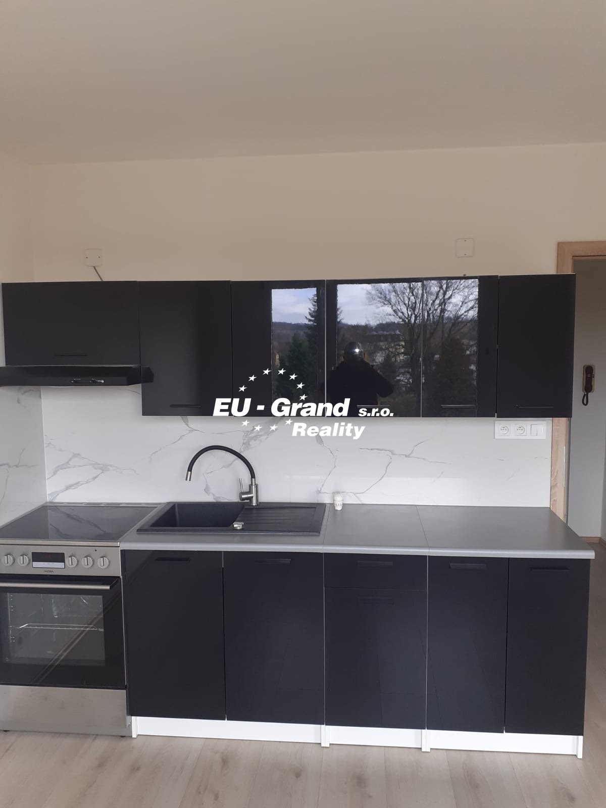 f73206ed-069e-4882-9ea2-4ecade29d4f3