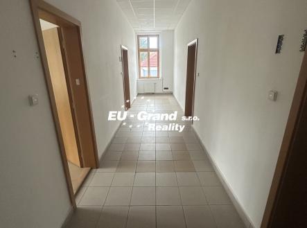 Pronájem kanceláře, 107 m²