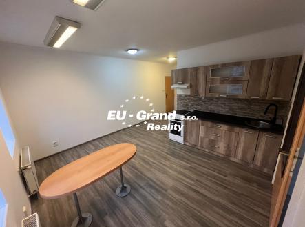 Pronájem bytu, 3+kk, 70 m²